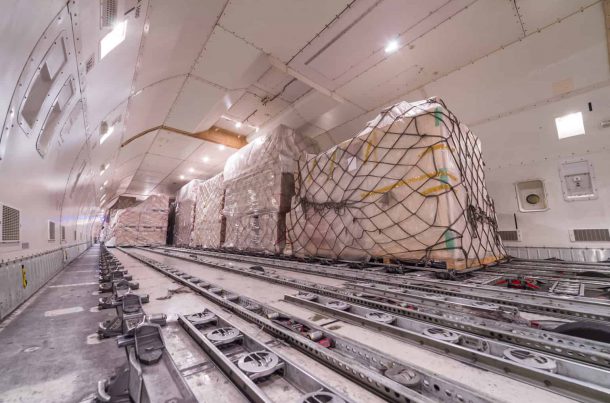 Chargement de cargo aérien