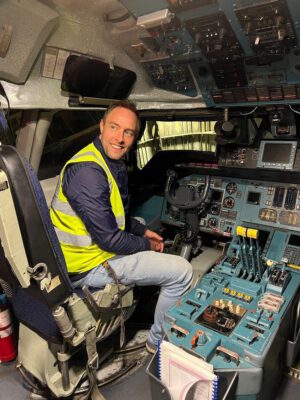 Antonov 124 Charter - Loading and chocking an Antonov 124, the world's largest cargo ship