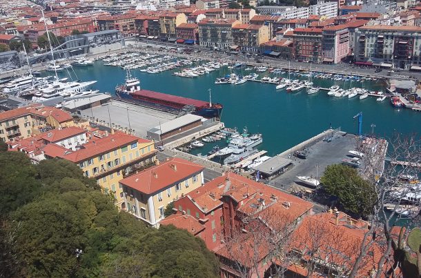 Port de Nice avec l'usine d'évacuation du tunnel du tramway