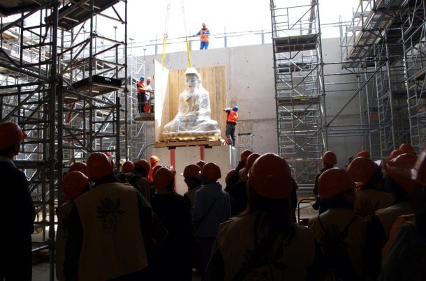 Import et installation d'un Buddha à Paris