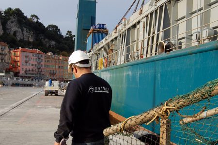 Transport de yacht, port de Nice