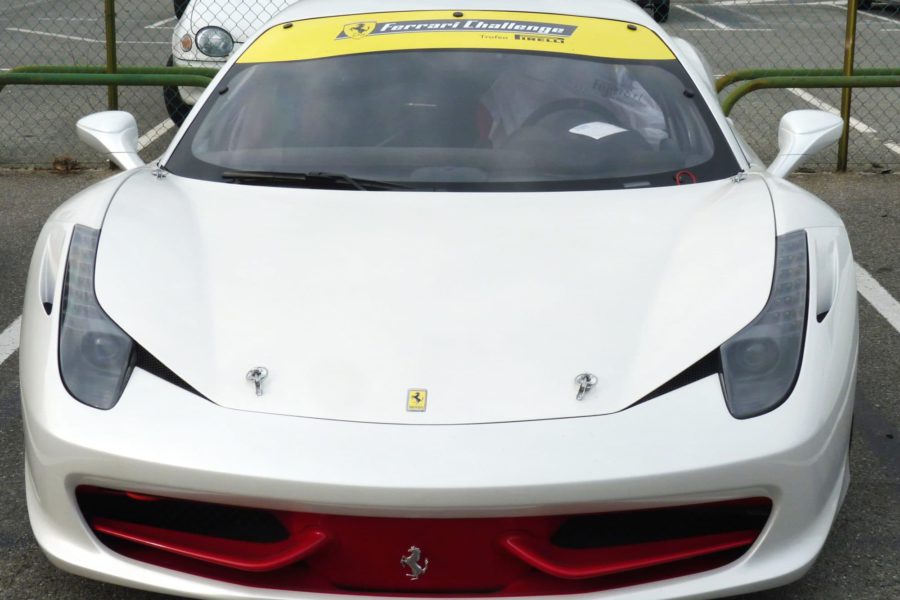 Transport international de véhicules de luxe - Ferrari