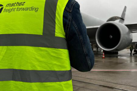 Transport de pièces aéronautiques et aviation