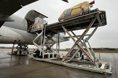 Transport de pièces aéronautiques et aviation