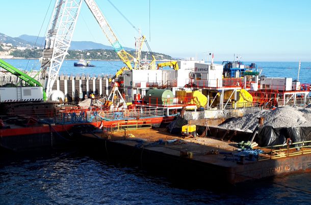 Barge Eiffage, chantier du caisson, port de Monaco