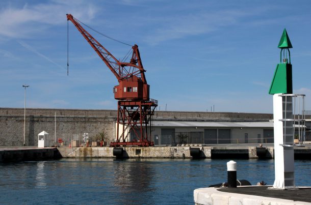 Chargeur au port de Nice