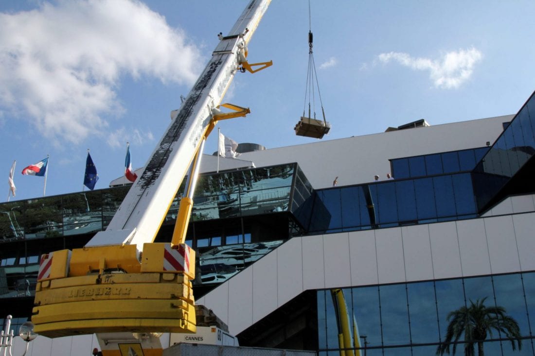 Craning operation on TFWA 2018