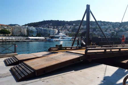 Chargement de gravats, port de Nice