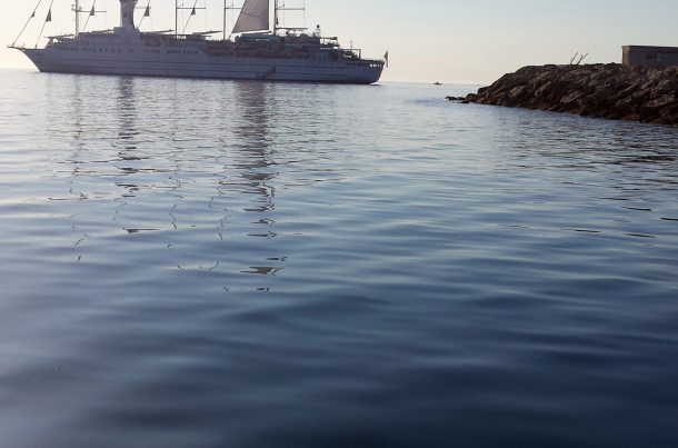 Navire de croisière, port de Nice