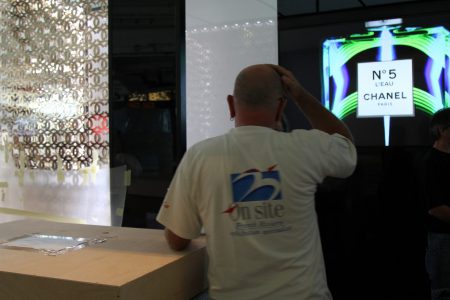 L'équipe MATHEZ ONSITE LOGISTICS sur le montage des stands au TFGWA