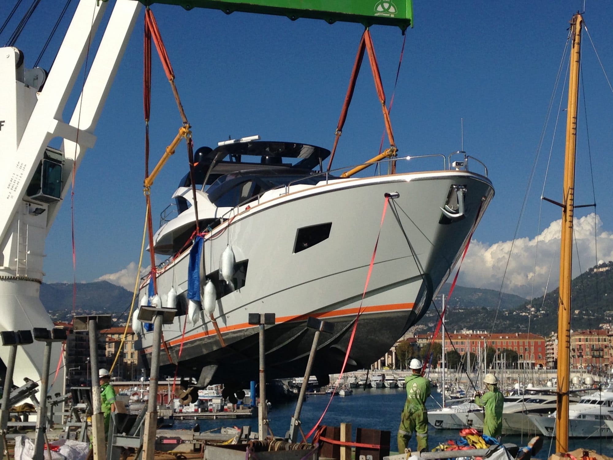 yacht transport france