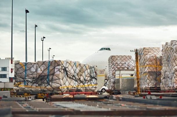 Chargement aérien avion cargo